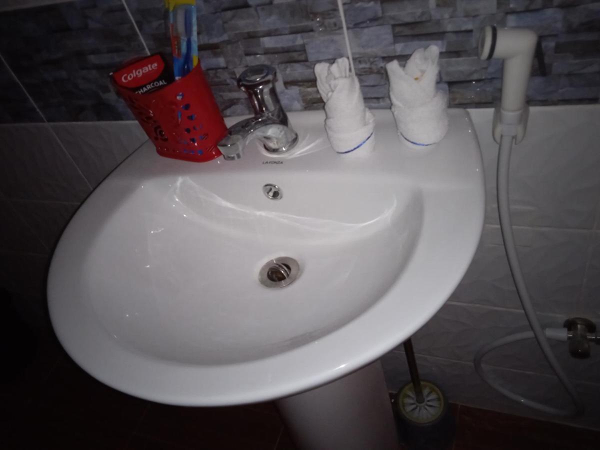 Sarah'S Garden Bnb & Spa Bed & Breakfast Clarin  Exterior photo