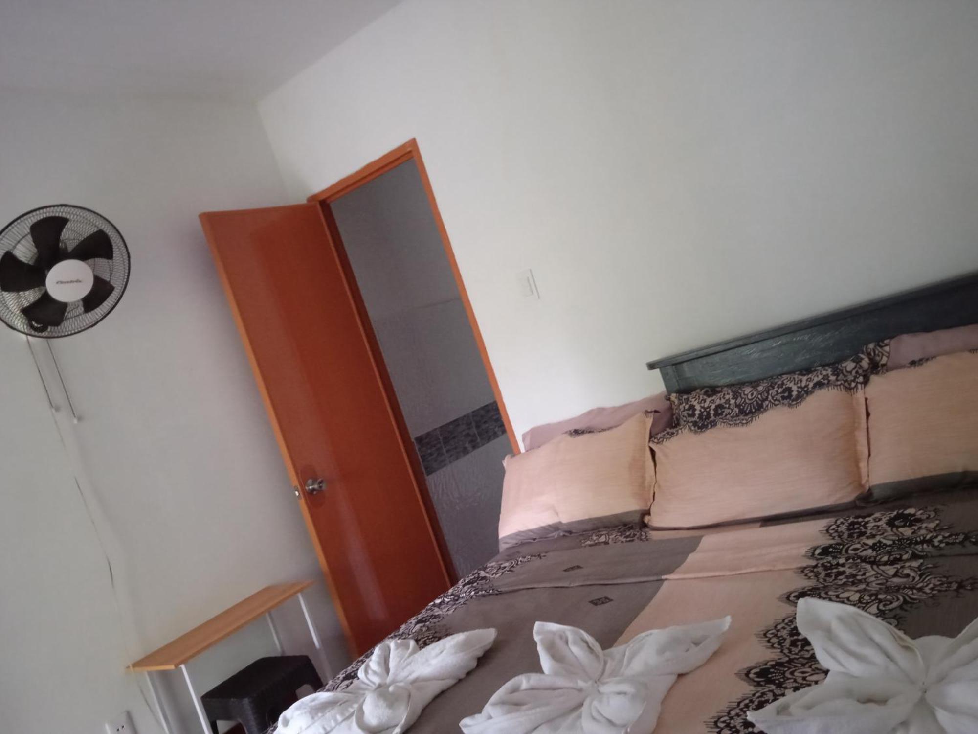 Sarah'S Garden Bnb & Spa Bed & Breakfast Clarin  Exterior photo