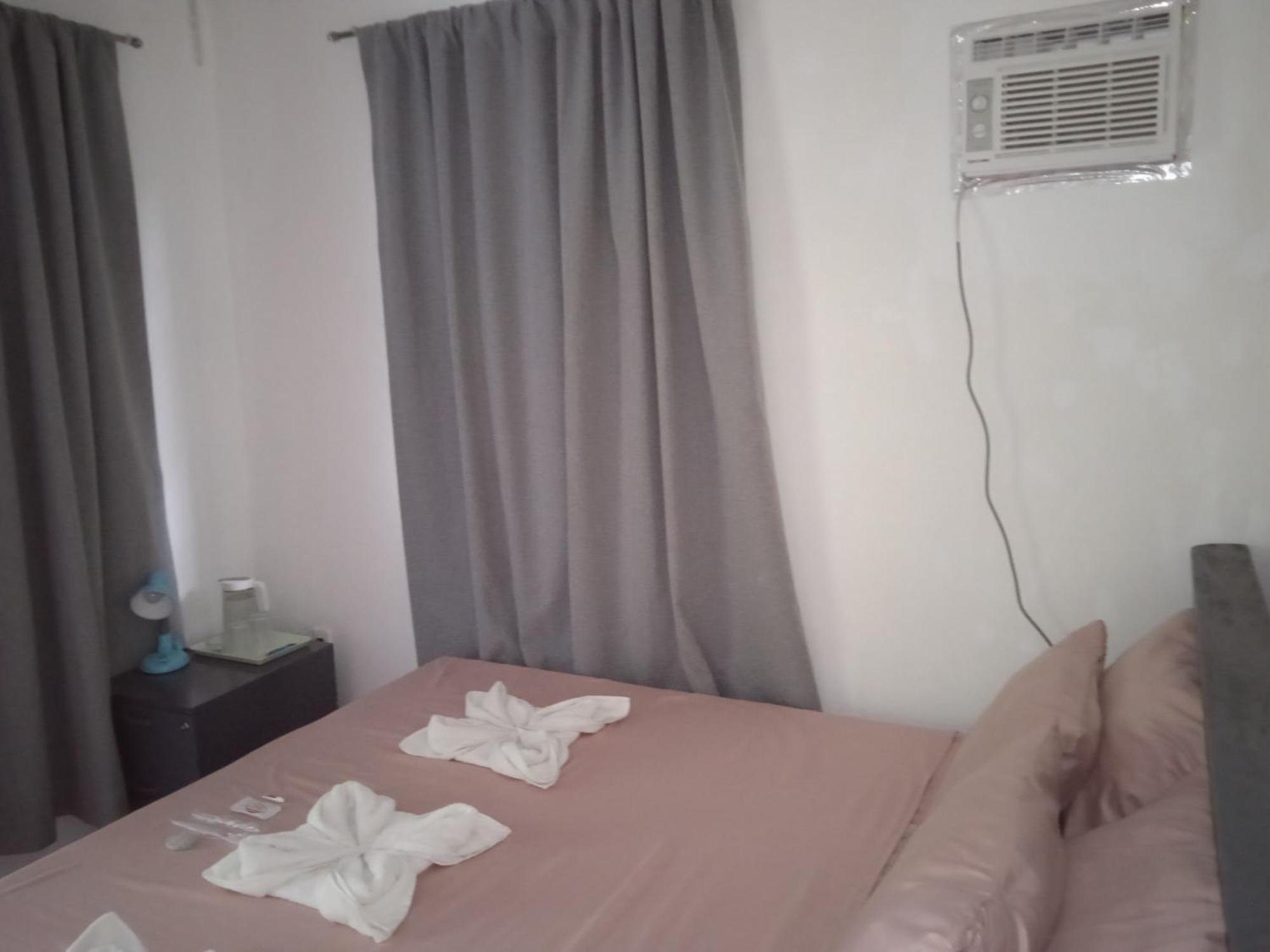 Sarah'S Garden Bnb & Spa Bed & Breakfast Clarin  Exterior photo