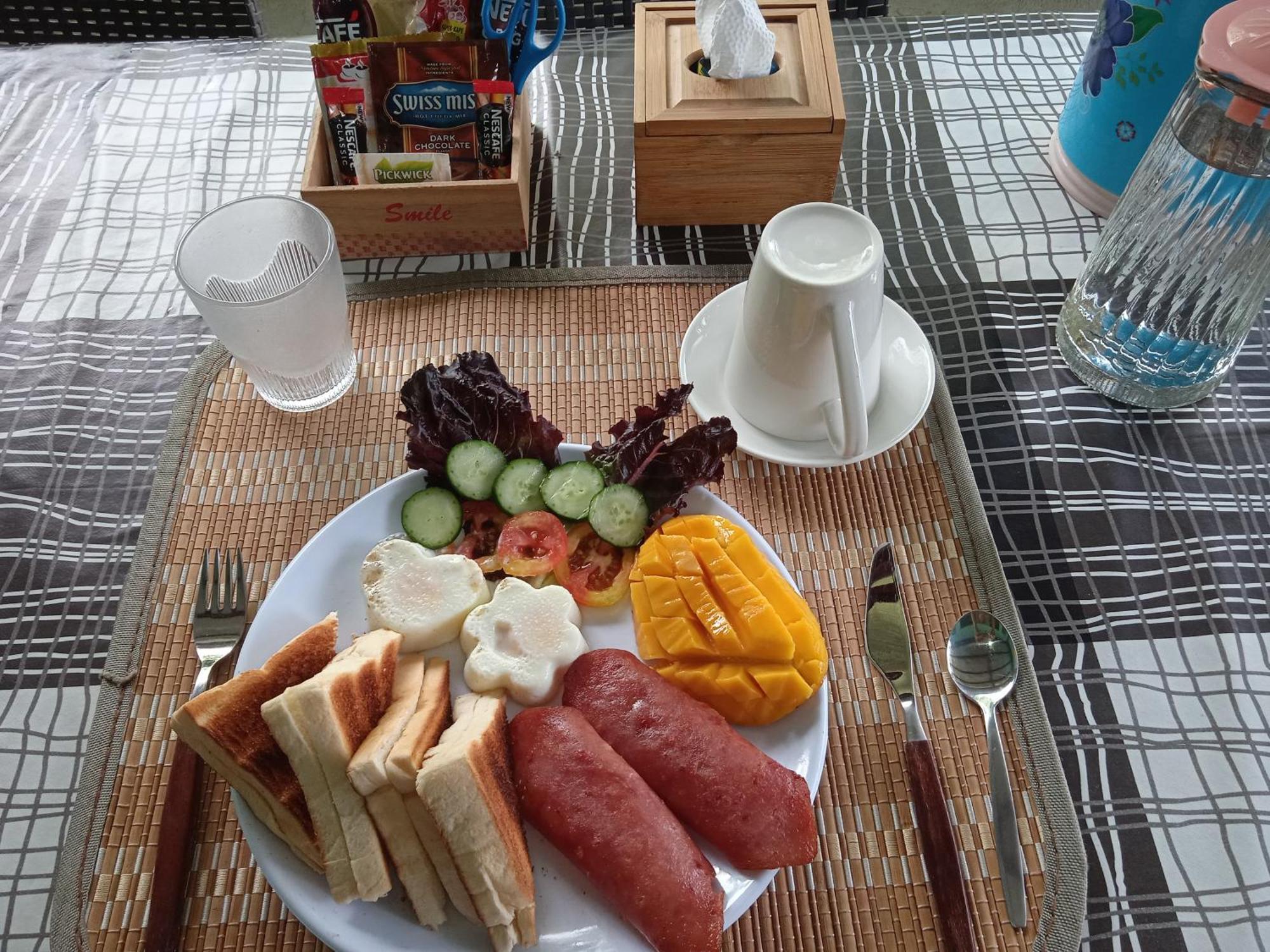 Sarah'S Garden Bnb & Spa Bed & Breakfast Clarin  Exterior photo